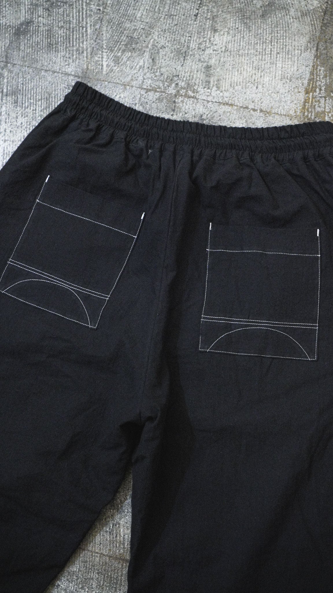 TAKE IT EASY PANTS-BLACK