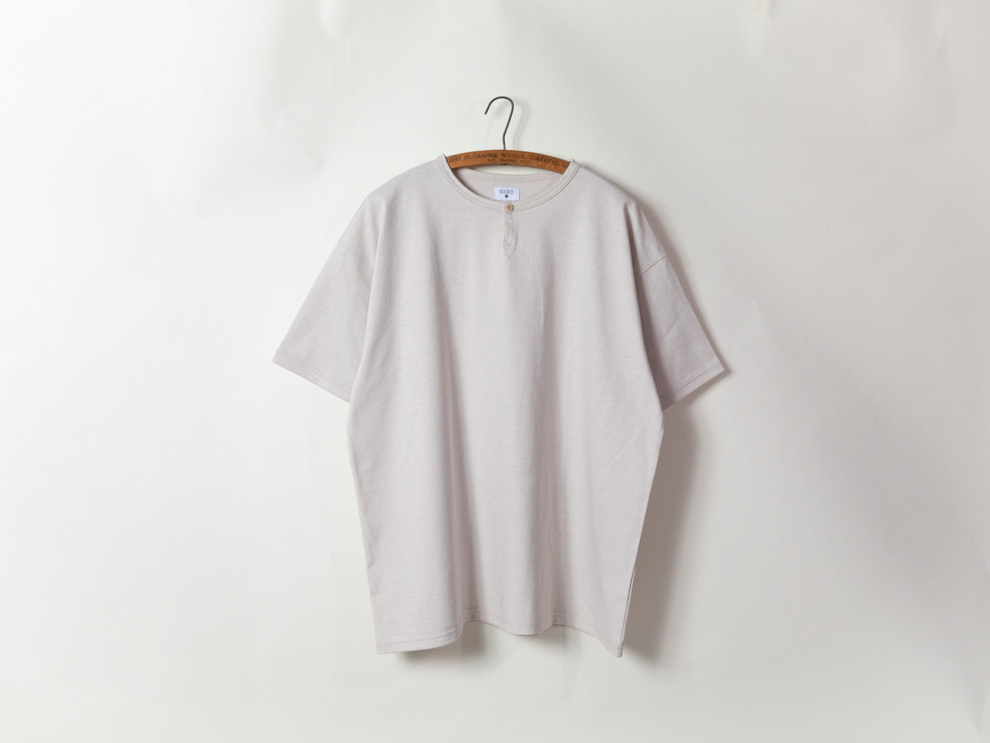 DARU HENRY NECK S/S T - ECRU