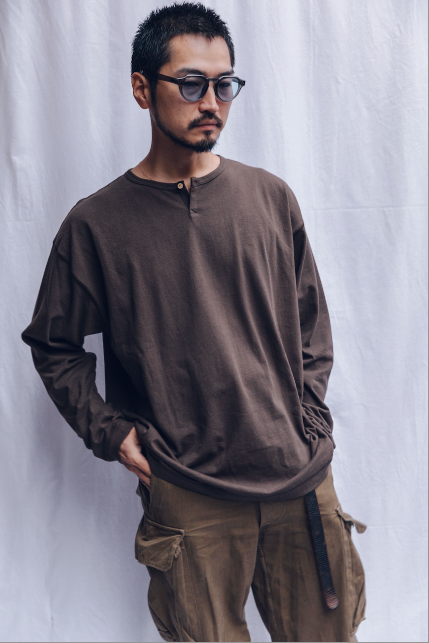 DARU HENRY NECK L/S T - BROWN