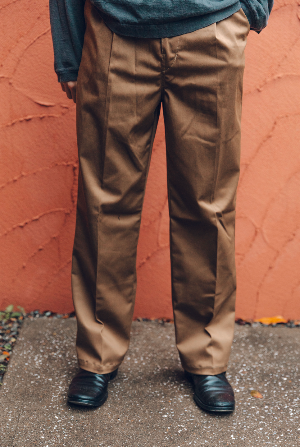 BASIC 1 TUCK PANTS-KHAKI
