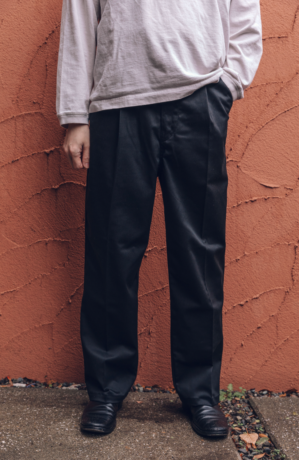 BASIC 1 TUCK PANTS-BLACK