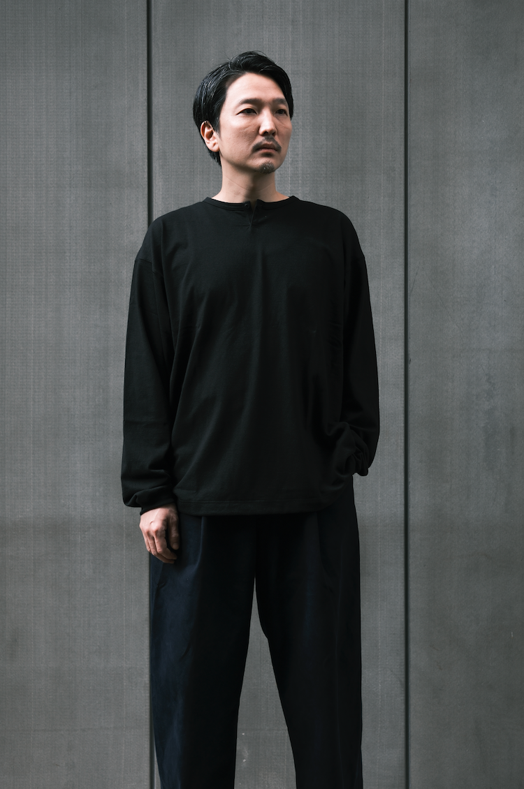 13SHOP-DARU HENRY NECK L/S T - BLACK